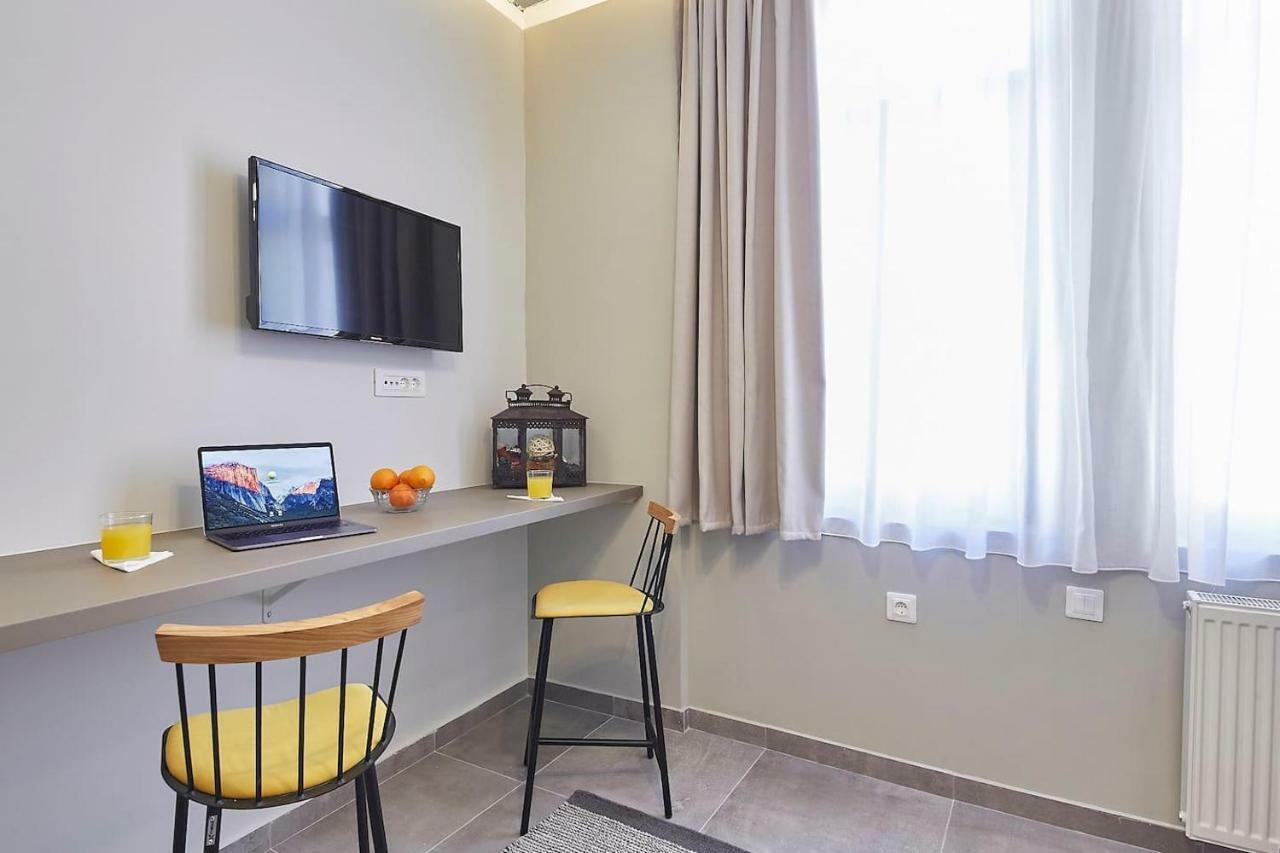 Old Style 1bdr With Acropolis View Rooftop! *